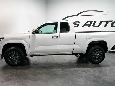 Used 2024 Toyota Tacoma SR RWD image 3