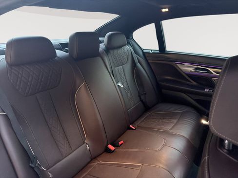 Used 2017 BMW 750i RWD image 26