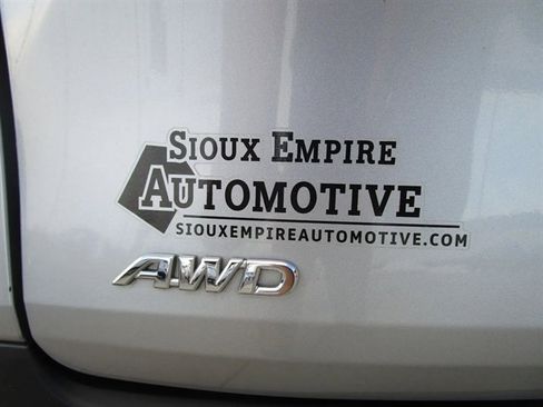 Used 2023 Toyota Sienna XLE image 40