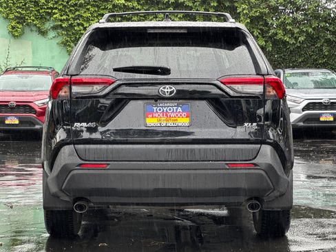 Used 2019 Toyota RAV4 XLE Premium image 5