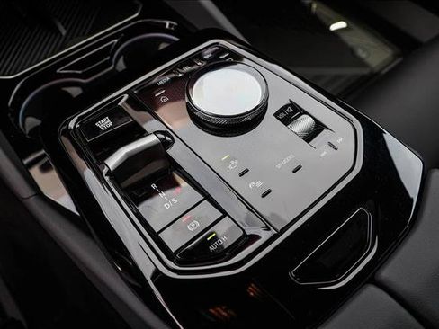 New 2027 BMW 550e xDrive AWD/4WD image 18
