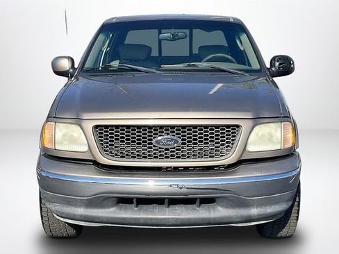 Used 2002 Ford F150 XLT image 3