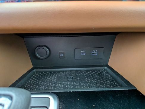 Certified 2024 Nissan Pathfinder Platinum w/ Black Appearance Package FWD image 38