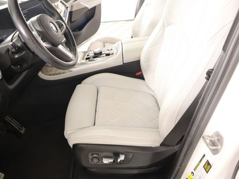 Used 2023 BMW X7 xDrive40i w/ Executive Package image 12