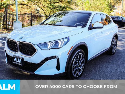 Used 2025 BMW X2 xDrive28i image 3