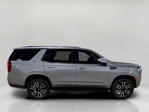 Used 2024 GMC Yukon AT4 w/ Technology Package AWD/4WD image 9