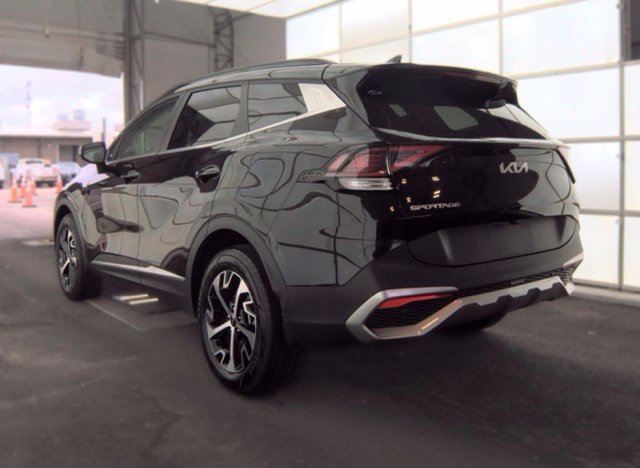 Certified 2024 Kia Sportage EX w/ EX Premium Package AWD/4WD image 5