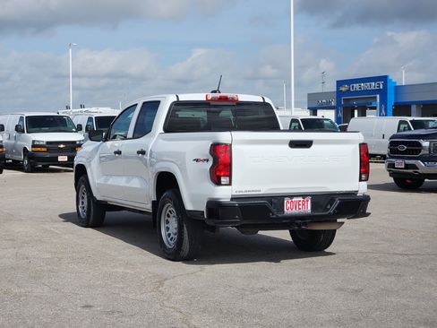 Used 2025 Chevrolet Colorado W/T w/ Advanced Trailering Package AWD/4WD image 5