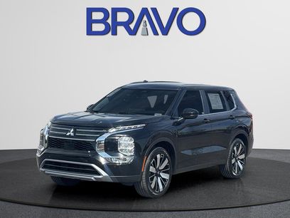 Used 2025 Mitsubishi Outlander SE