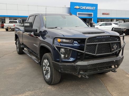 Used 2023 Chevrolet Silverado 2500 Custom w/ Custom Value Package image 6