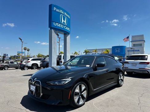 Used 2023 BMW i4 eDrive35 RWD image 2