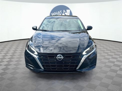 Certified 2024 Nissan Altima 2.5 SV image 2