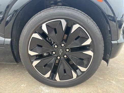 New 2025 Chevrolet Blazer EV RS image 11