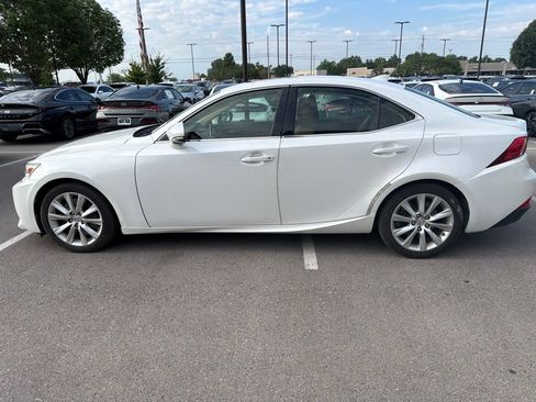 Used 2016 Lexus IS 200t RWD image 11