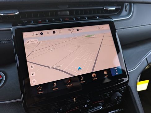 New 2025 Jeep Grand Cherokee Limited image 24