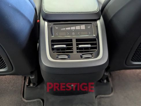 Used 2024 Volvo XC90 B6 Plus AWD/4WD image 24