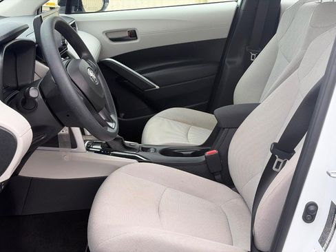 Used 2022 Toyota Corolla Cross L AWD/4WD image 18
