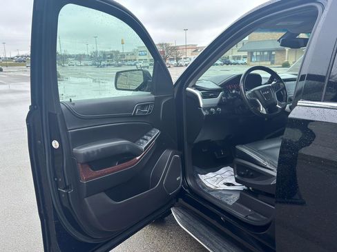 Used 2018 GMC Yukon SLE image 6
