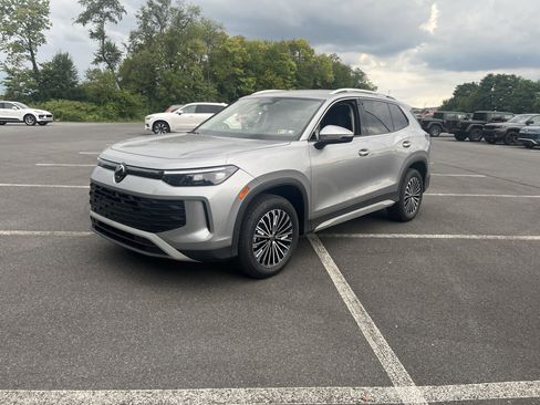 New 2025 Volkswagen Tiguan S image 5