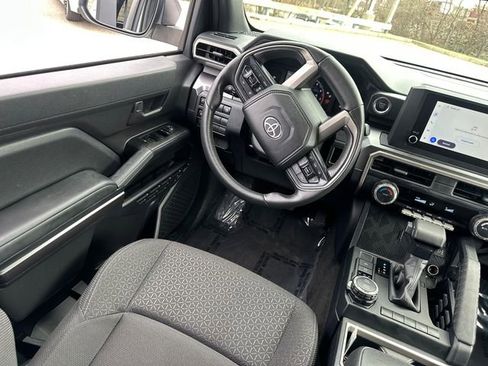 Certified 2025 Toyota 4Runner SR5 AWD/4WD image 24
