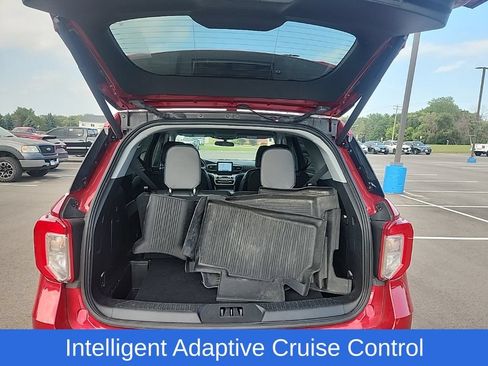 Used 2024 Ford Explorer XLT w/ Equipment Group 202A AWD/4WD image 18