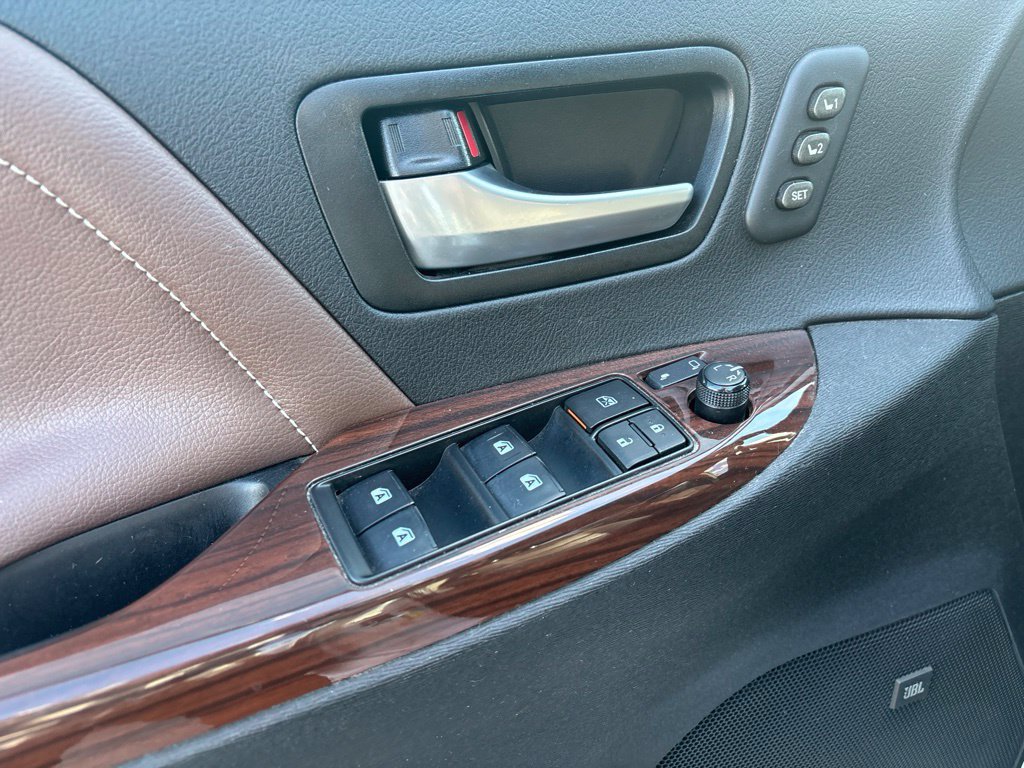 Used 2019 Toyota Sienna Limited Premium FWD image 9
