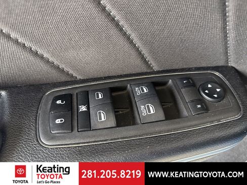 Used 2022 Dodge Charger R/T w/ Performance Handling Group image 10