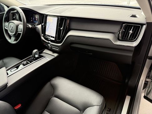 Used 2024 Volvo XC60 B5 Core image 33