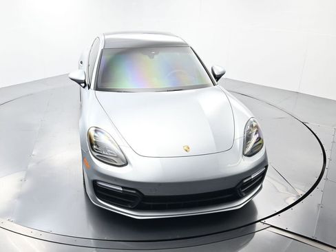 Used 2020 Porsche Panamera GTS image 32
