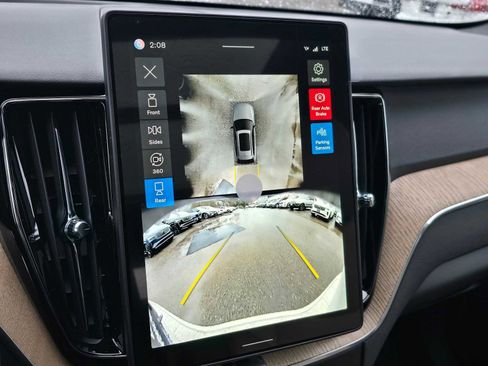 New 2026 Volvo XC60 B5 Plus w/ Climate Package image 32