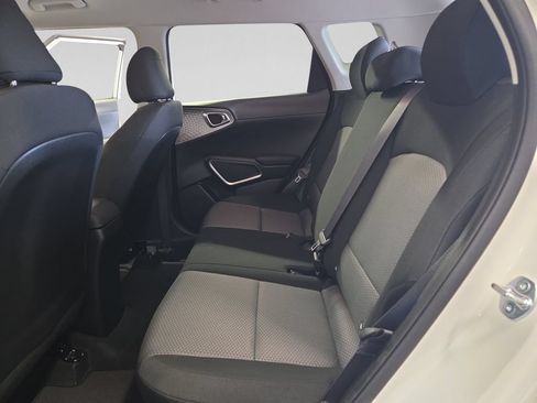 Used 2025 Kia Soul LX FWD image 23
