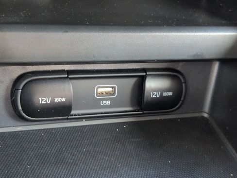 Used 2025 Kia Soul LX w/ LX Technology Package FWD image 20