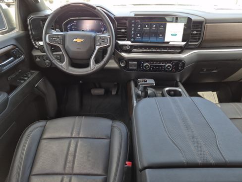 Used 2024 Chevrolet Silverado 1500 High Country AWD/4WD image 16
