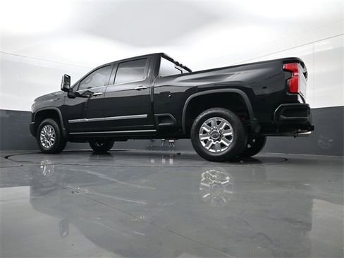 Certified 2025 Chevrolet Silverado 2500 High Country w/ Technology Package image 27