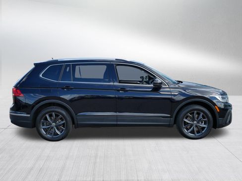 Used 2023 Volkswagen Tiguan SE w/ Panoramic Sunroof Package AWD/4WD image 8