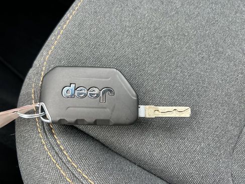 Used 2024 Jeep Wrangler Sport image 27