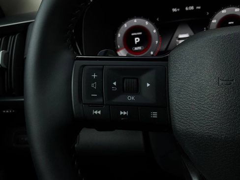 Used 2026 Nissan Pathfinder SL AWD/4WD image 40