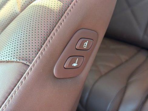 Certified 2025 Genesis GV80 3.5T Prestige image 40