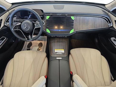 New 2026 Mercedes-Benz E 350 4MATIC Sedan image 9