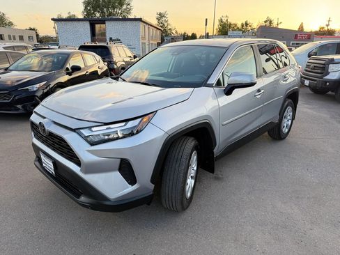Used 2025 Toyota RAV4 LE AWD/4WD image 5