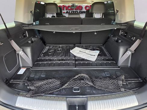 Used 2025 Hyundai Santa Fe Limited AWD/4WD image 32