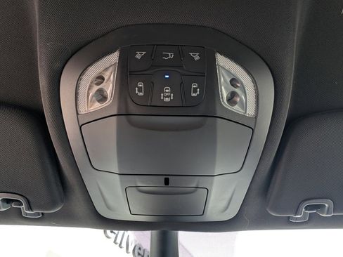 New 2026 Chrysler Pacifica Select image 31