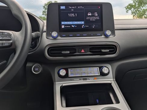Used 2023 Hyundai Kona SE FWD image 18