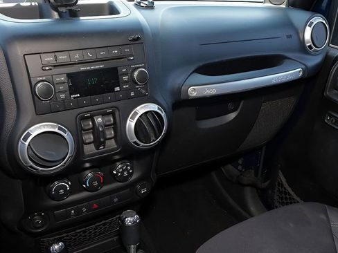 Used 2013 Jeep Wrangler Unlimited Sahara w/ Connectivity Group AWD/4WD image 21