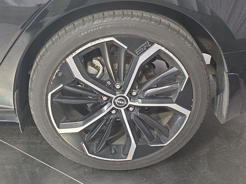 Used 2024 Nissan Altima 2.5 SR FWD image 12