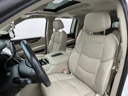 Used 2018 Cadillac Escalade ESV Premium Luxury AWD/4WD image 16