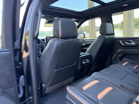 Used 2024 GMC Yukon AT4 w/ Technology Package AWD/4WD image 22