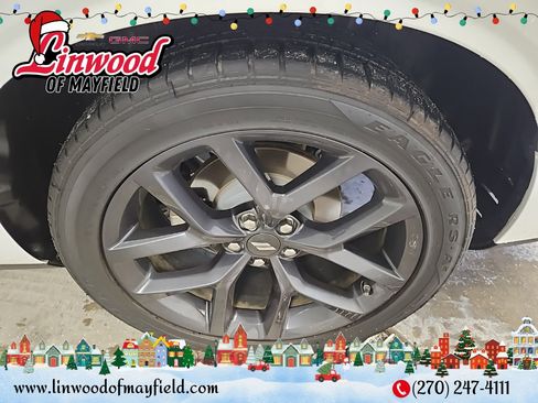 Used 2023 Dodge Challenger R/T w/ Plus Package image 7