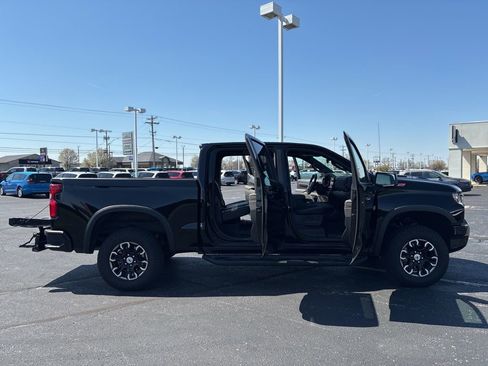 Used 2024 Chevrolet Silverado 1500 ZR2 w/ Technology Package AWD/4WD image 18