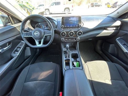 Used 2023 Nissan Sentra SR w/ Trunk Package image 13